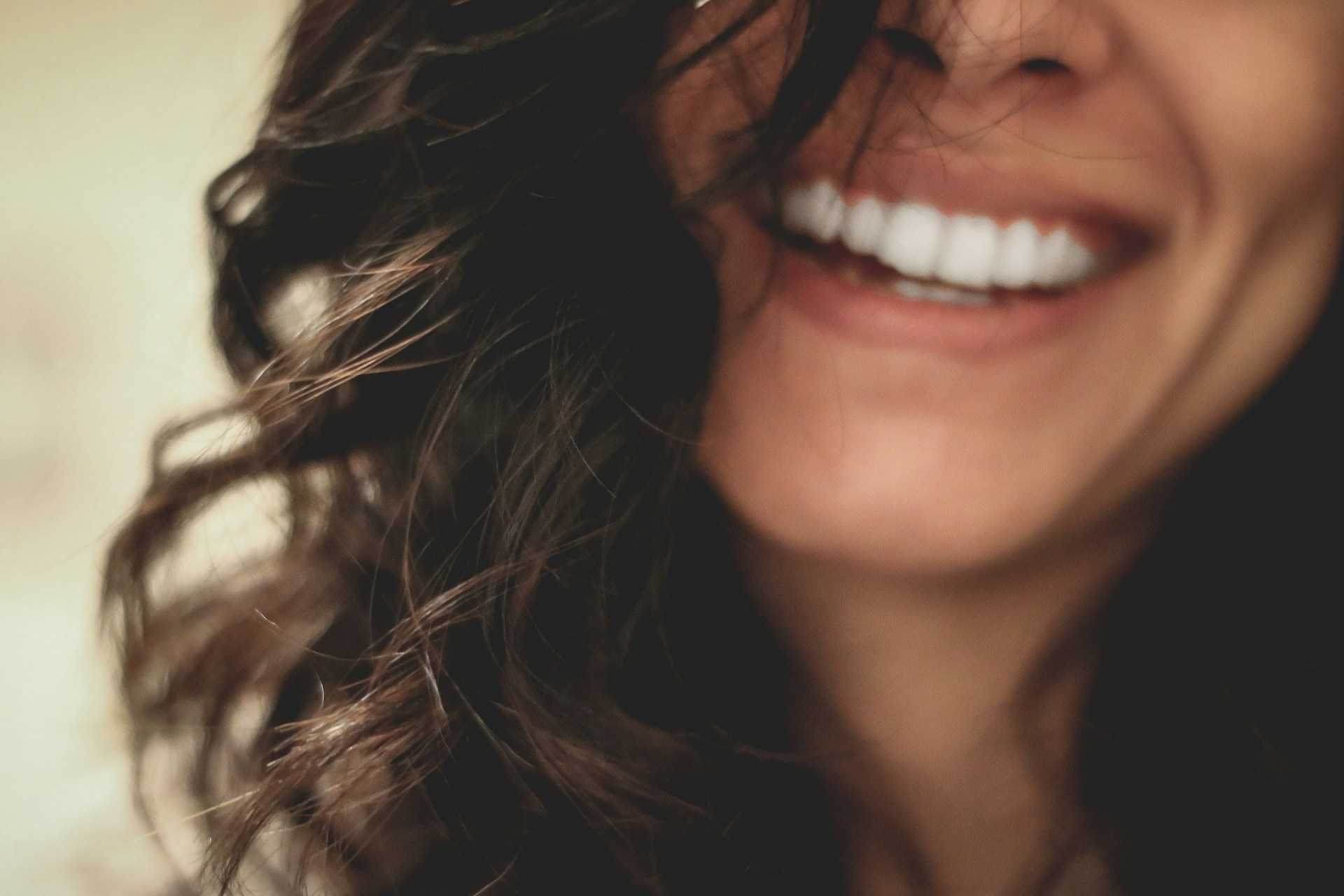 Sourire d'une femme